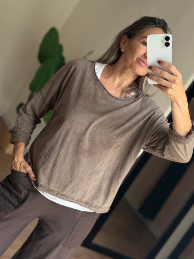 Camiseta dos en una en color marrón – Pilar Martín Shop