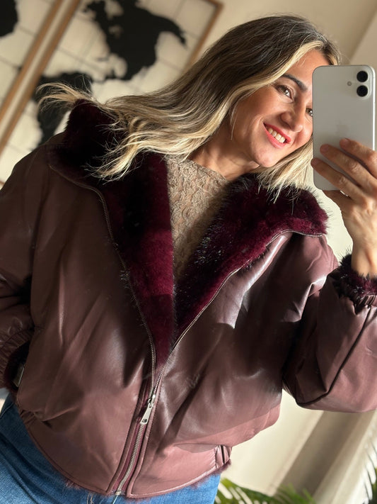 Chaqueta reversible Nevada burdeos de polipiel abierta, con el pelito por dentro