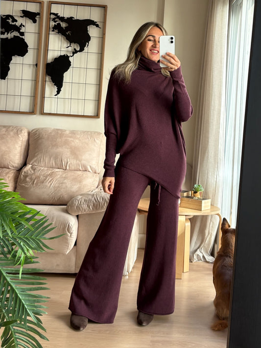 Pantalón Oslo de punto, pernera ancha en color berenjena – Pilar Martín Shop