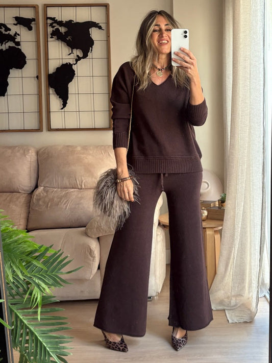 Pantalón Oslo de punto, pernera ancha en color marrón – Pilar Martín Shop
