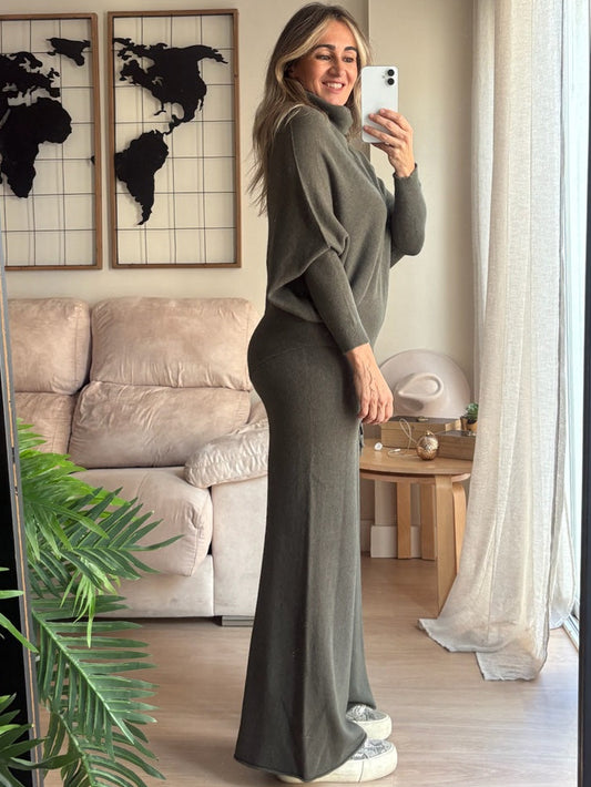 Pantalón Oslo de punto, pernera ancha en color verde – Pilar Martín Shop